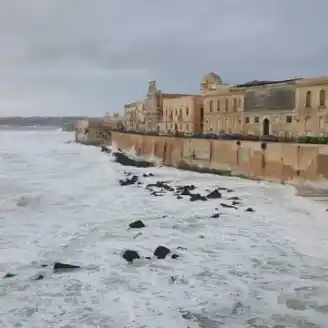 Siracusa Sicilia Mare Onde