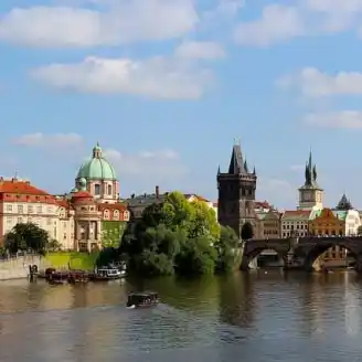 lungofiume di praga