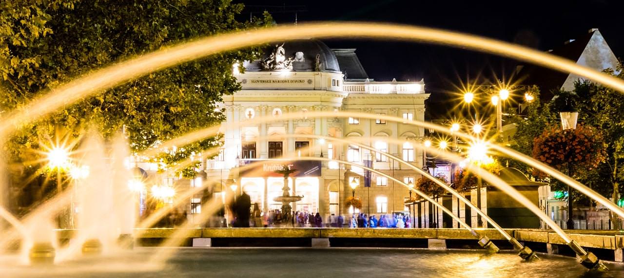 bratislava teatro di sera