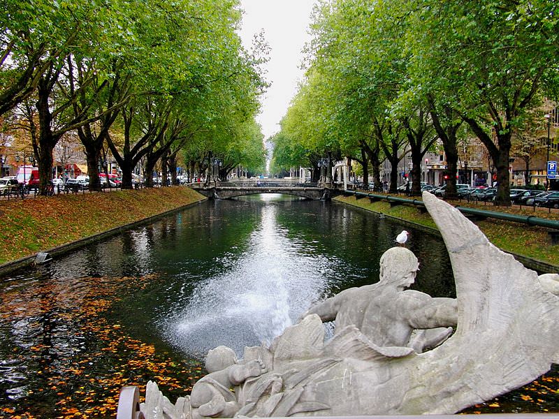 canale alberato di konigsallee