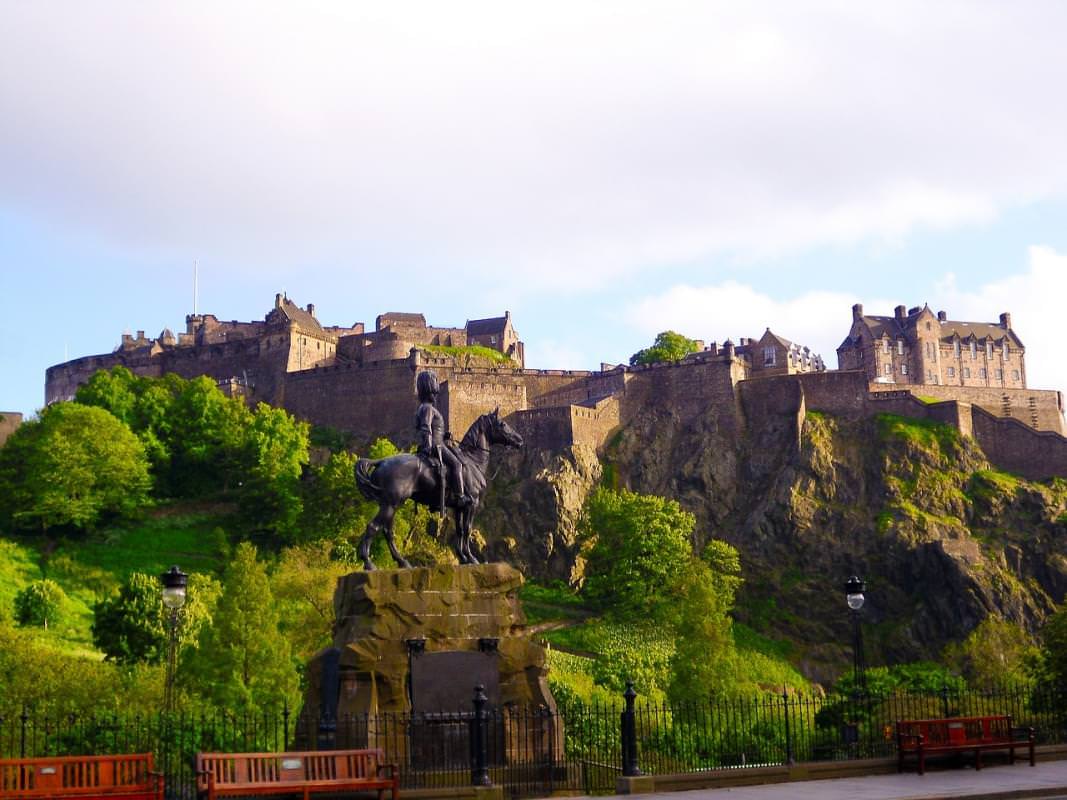 castello di edimburgo princes street giardini