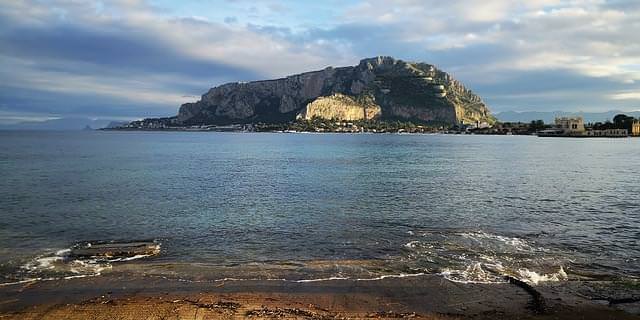 mondello spiaggia palermo