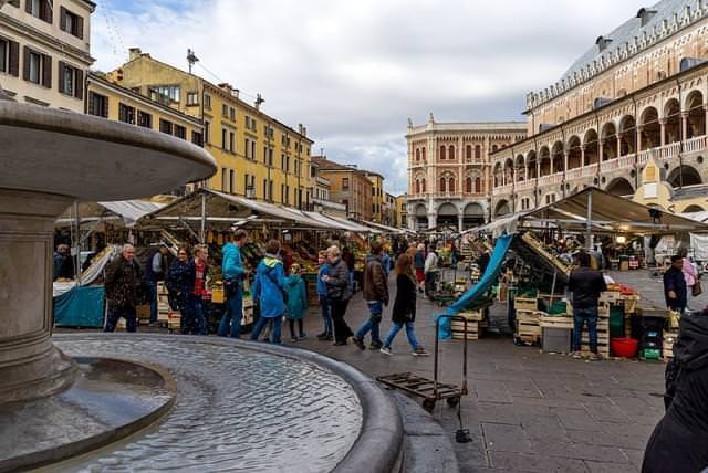 piazza delle erbe padova 