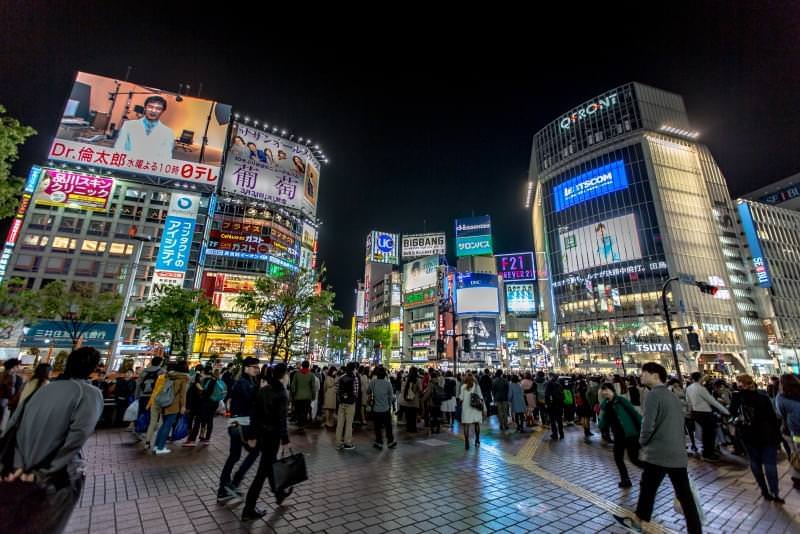 shibuya di sera