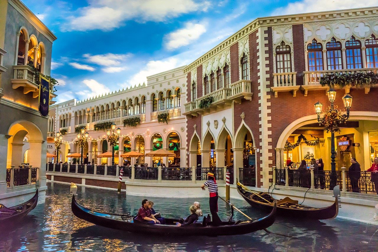 veneziano las vegas gondola canale