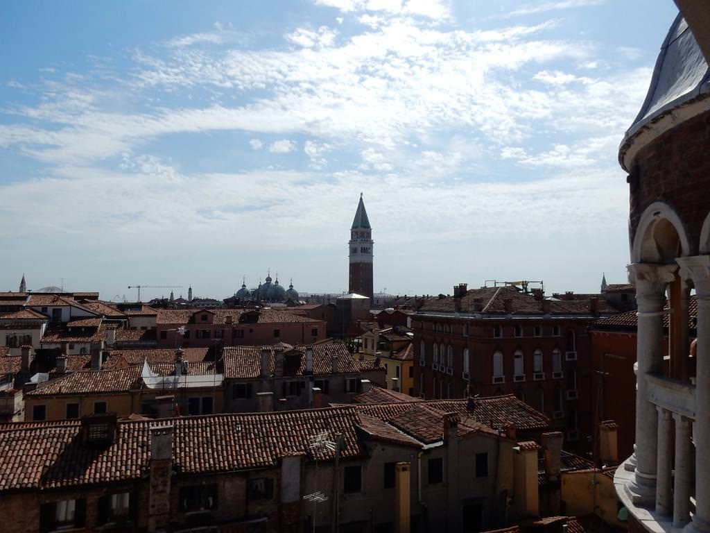 vista dei tetti da palazzo contarini del bovolo