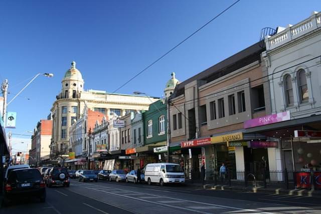 vista della chapel street nel quartiere di prahran